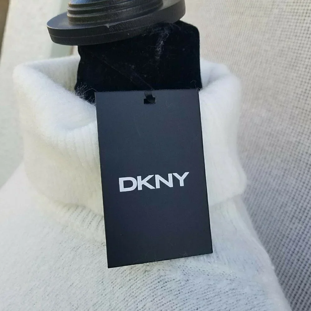 DKNY Turtleneck Acrylic Blend Oversized Sweater Women's. Size Large. NWT $89